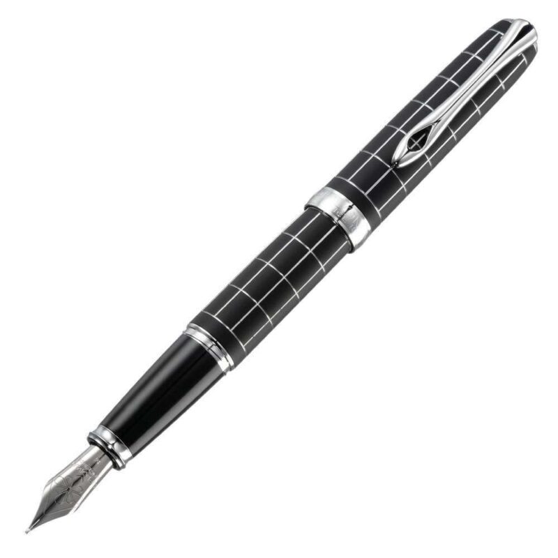 D40101025 Diplomat Excellence A Plus Rhomb Guilloche Lapis Black Fountain Pen
